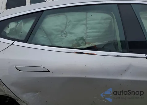 2016 Tesla Model S z USA, uszkodzony, nr VIN 5YJSA1E26GF150714